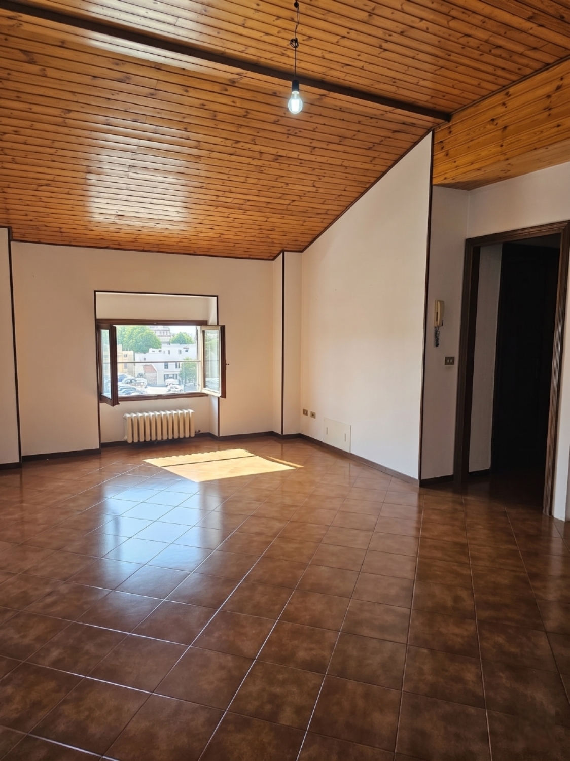 Trilocale in vendita in sale marasino via roma, Sale Marasino