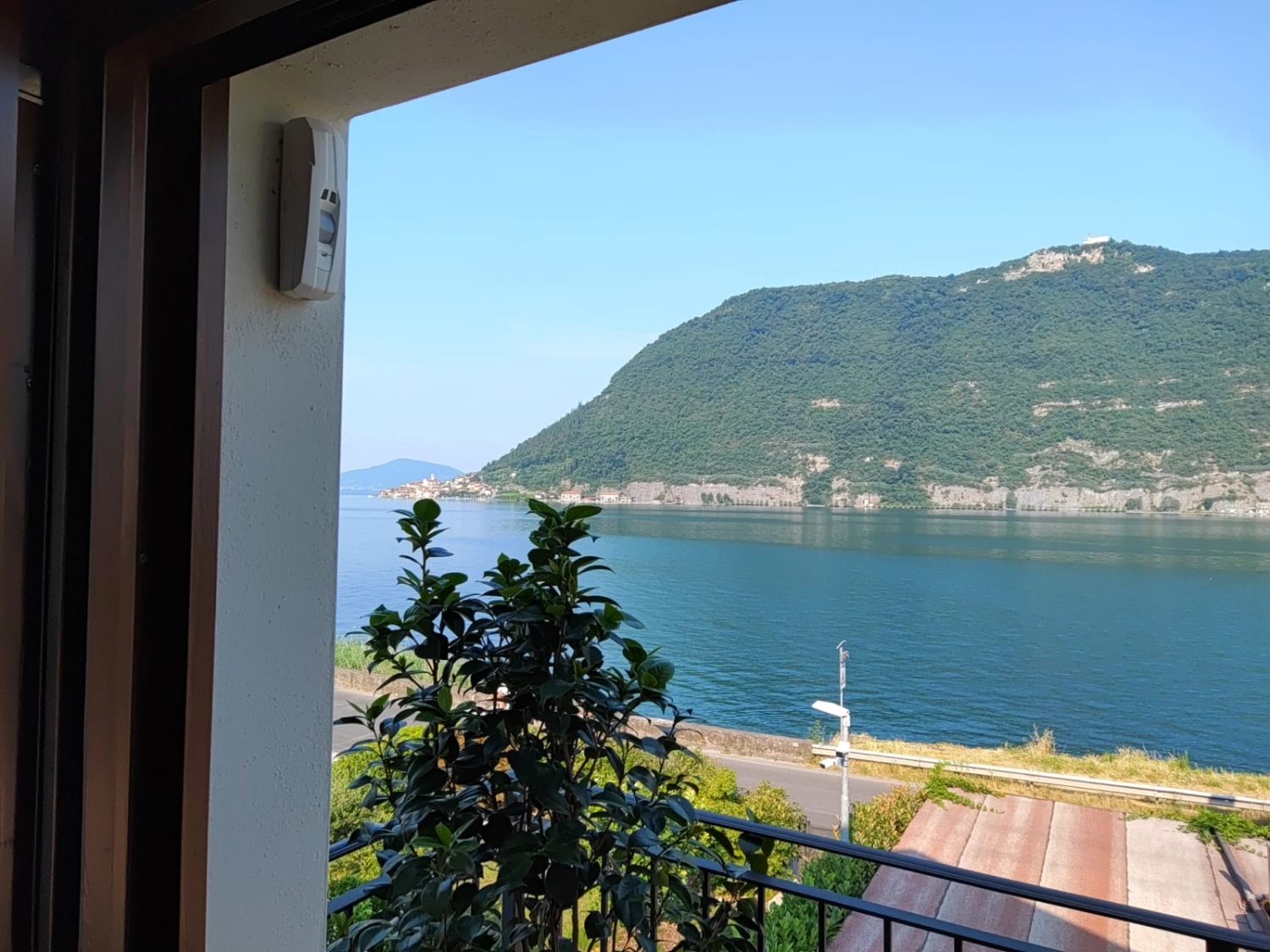 Villa con giardino in sale marasino via saletto, Sale Marasino