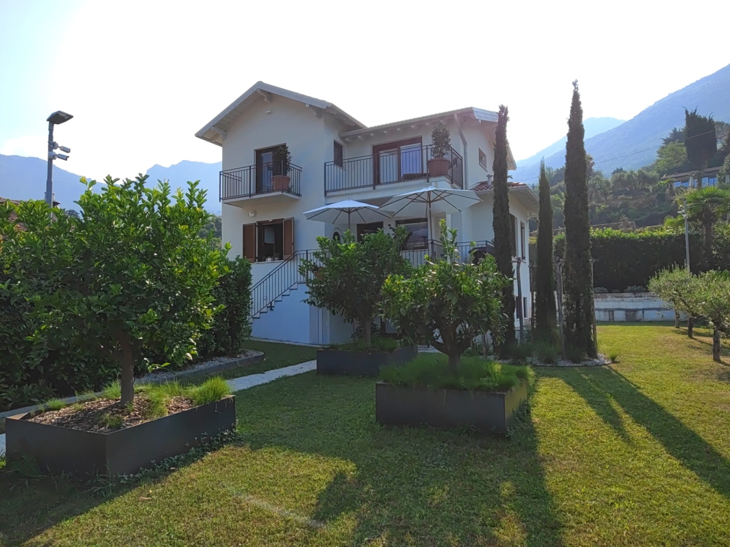 Villa con giardino in sale marasino via saletto, Sale Marasino