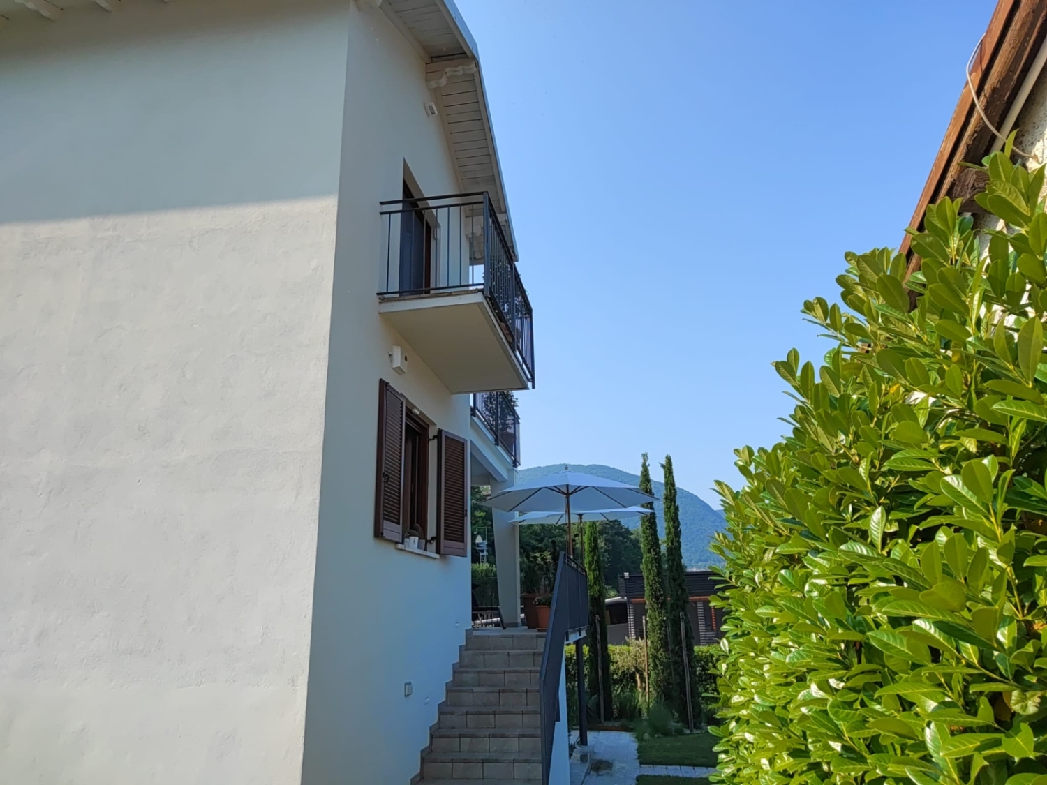 Villa con giardino in sale marasino via saletto, Sale Marasino