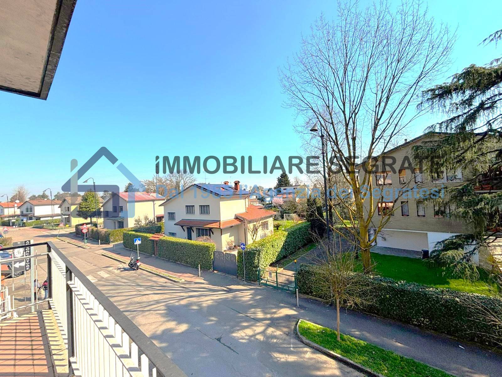 4 Locali in vendita a Segrate, Villaggio Ambrosiano