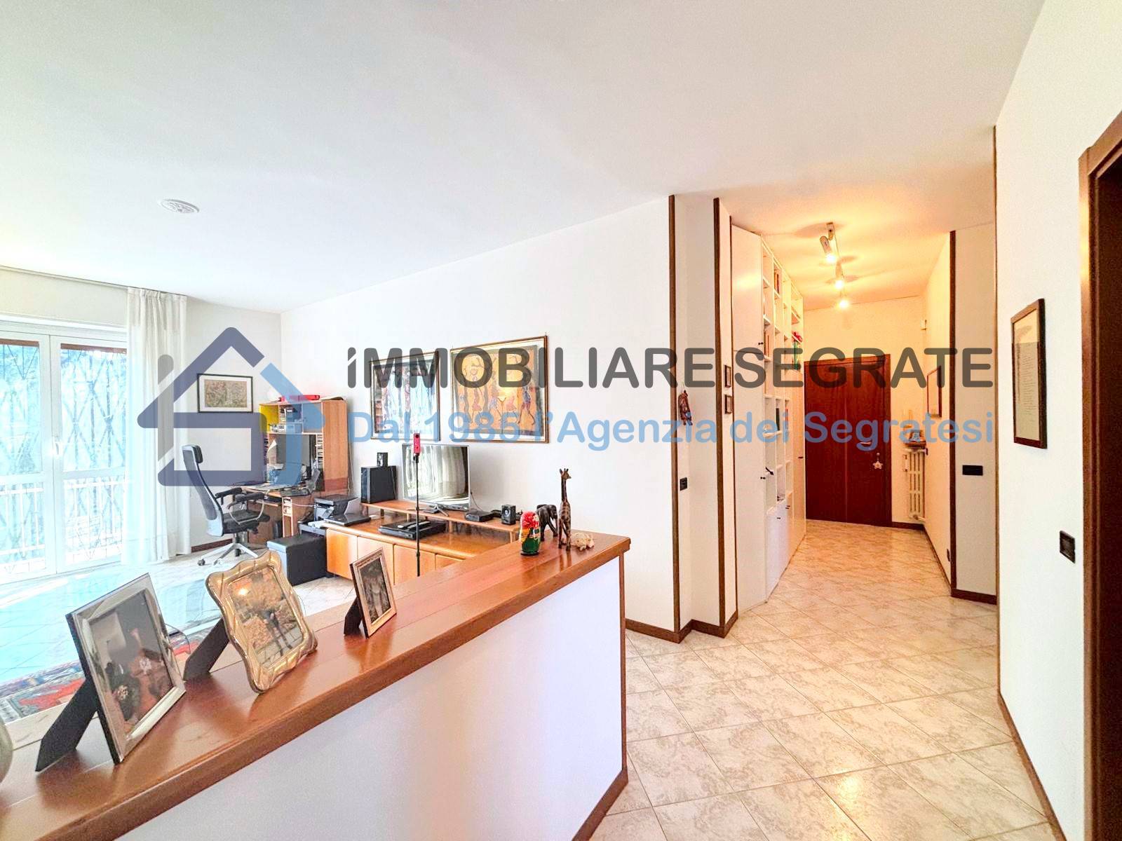 4 Locali in vendita a Segrate, Villaggio Ambrosiano