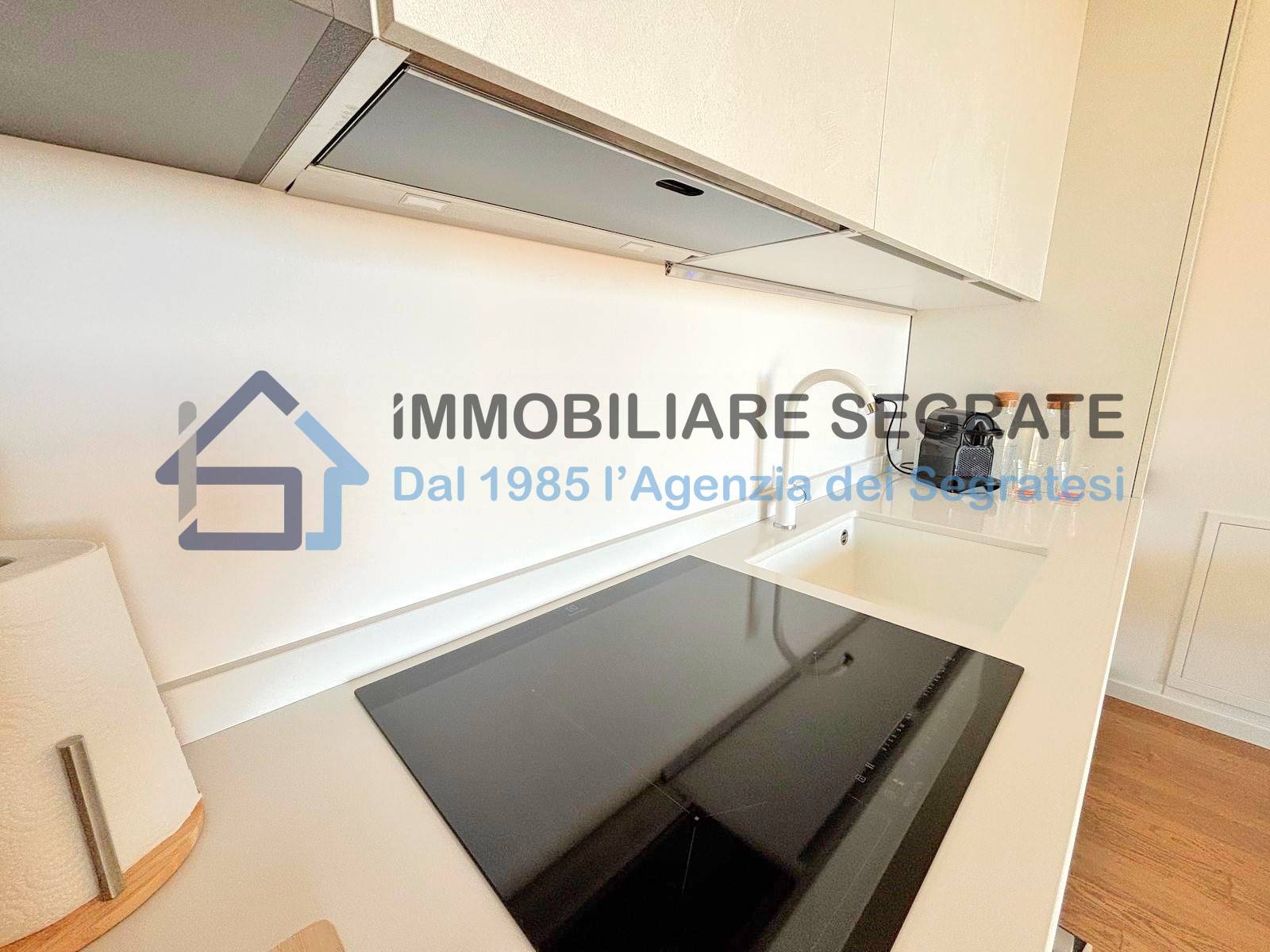 2 Locali in vendita a Segrate, Centro