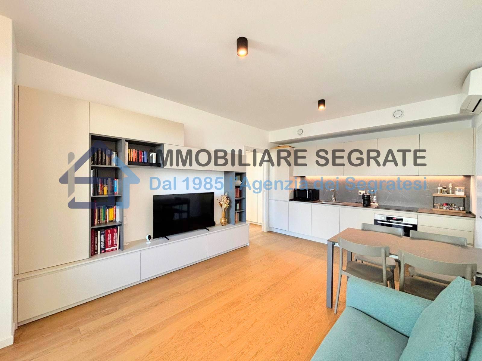 2 Locali in vendita a Segrate, Centro