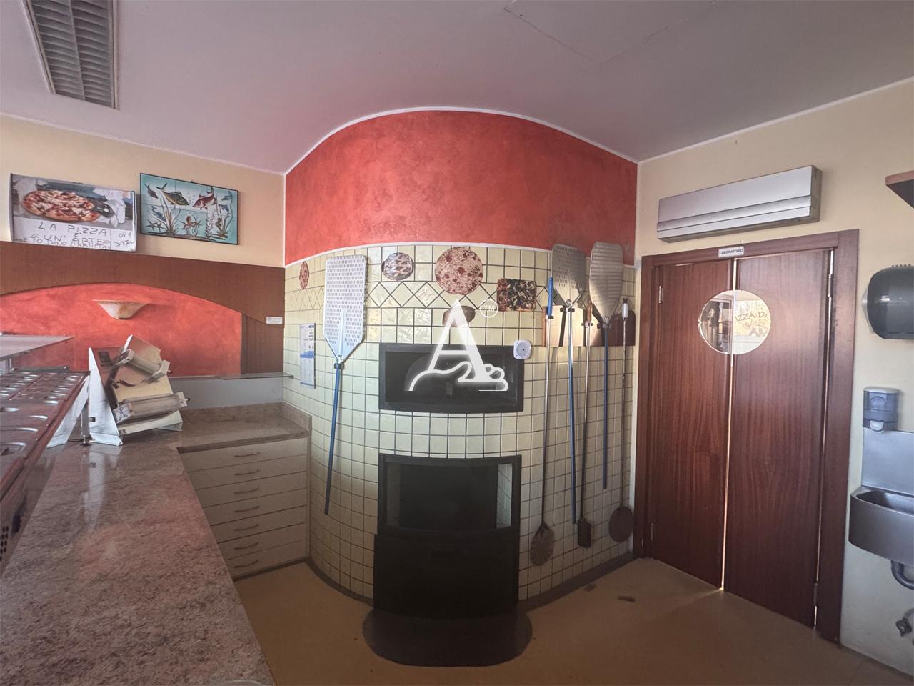 Locale commerciale in affitto a Vigasio