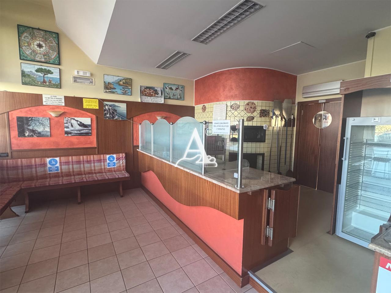 Locale commerciale in affitto a Vigasio