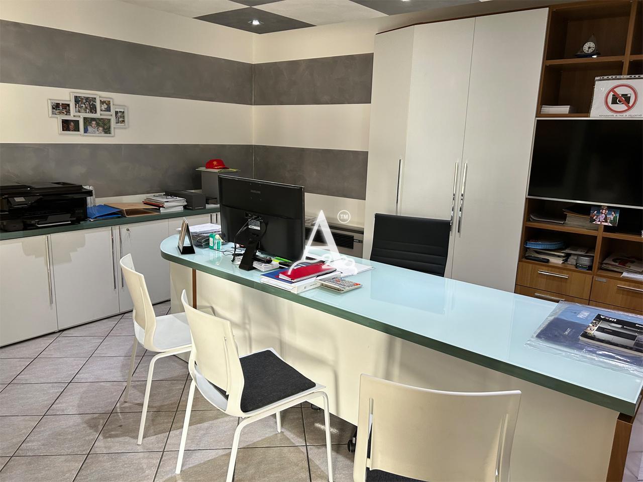 Locale commerciale in vendita a Villa Bartolomea