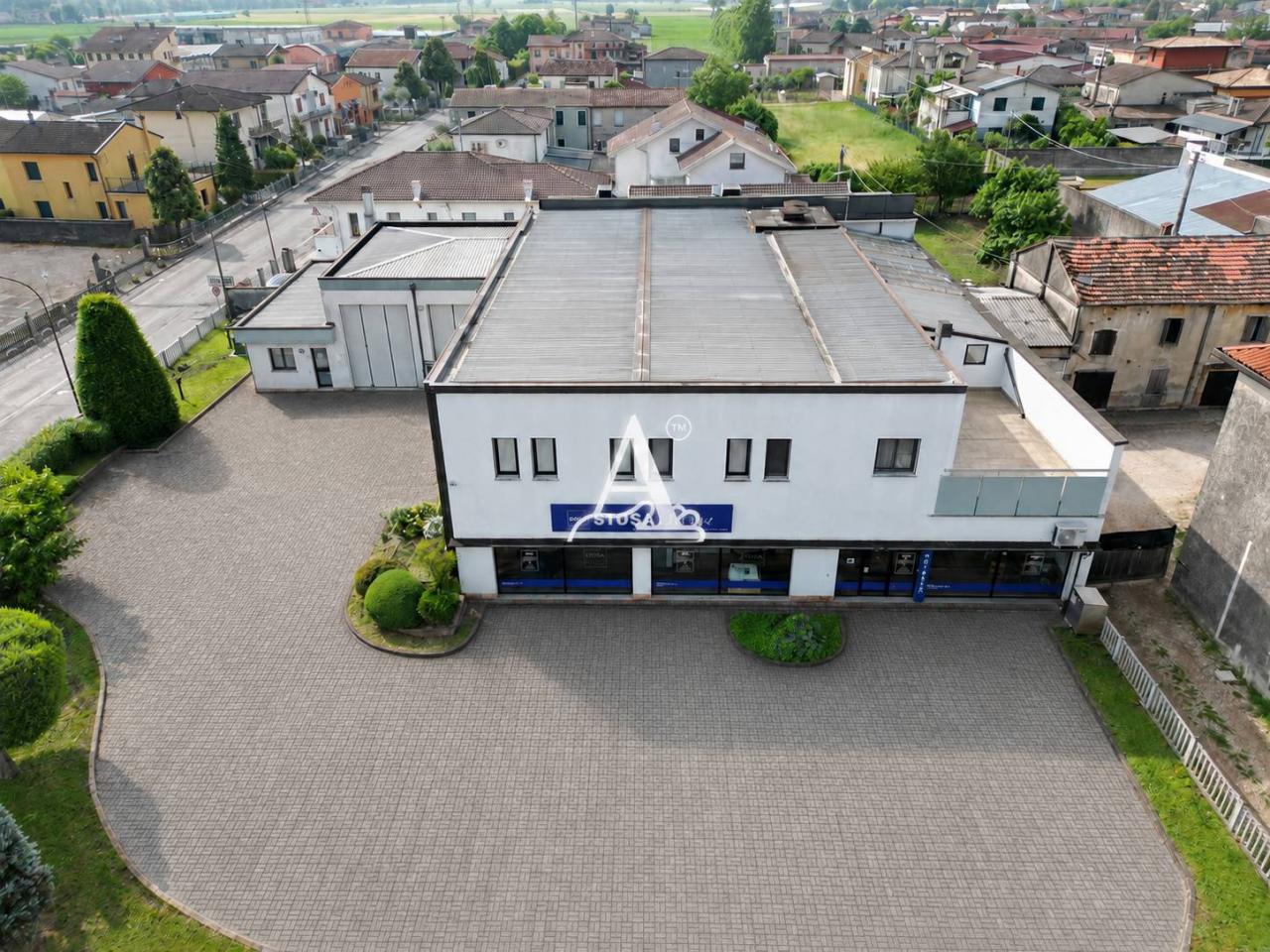 Locale commerciale in vendita a Cerea