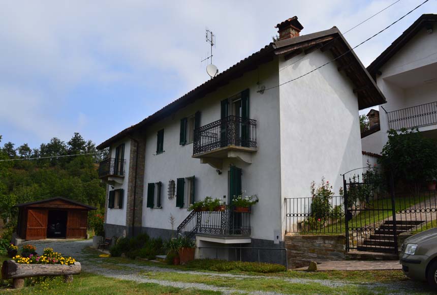 Villa con terrazzo a Cartosio