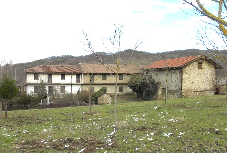 Casa indipendente con terrazzo a Monastero Bormida