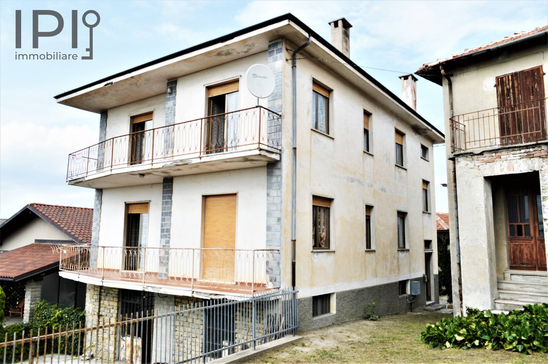 Casa indipendente con terrazzo a Niella Belbo