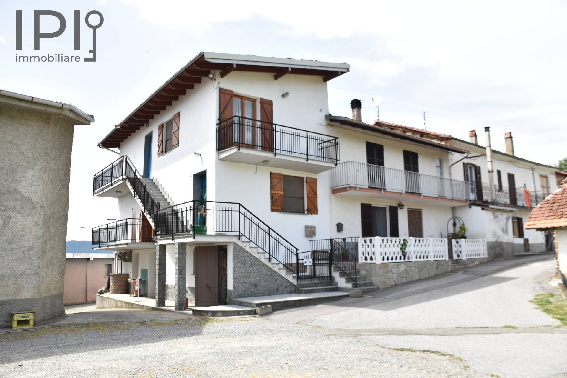 Casa indipendente con box doppio a Spigno Monferrato