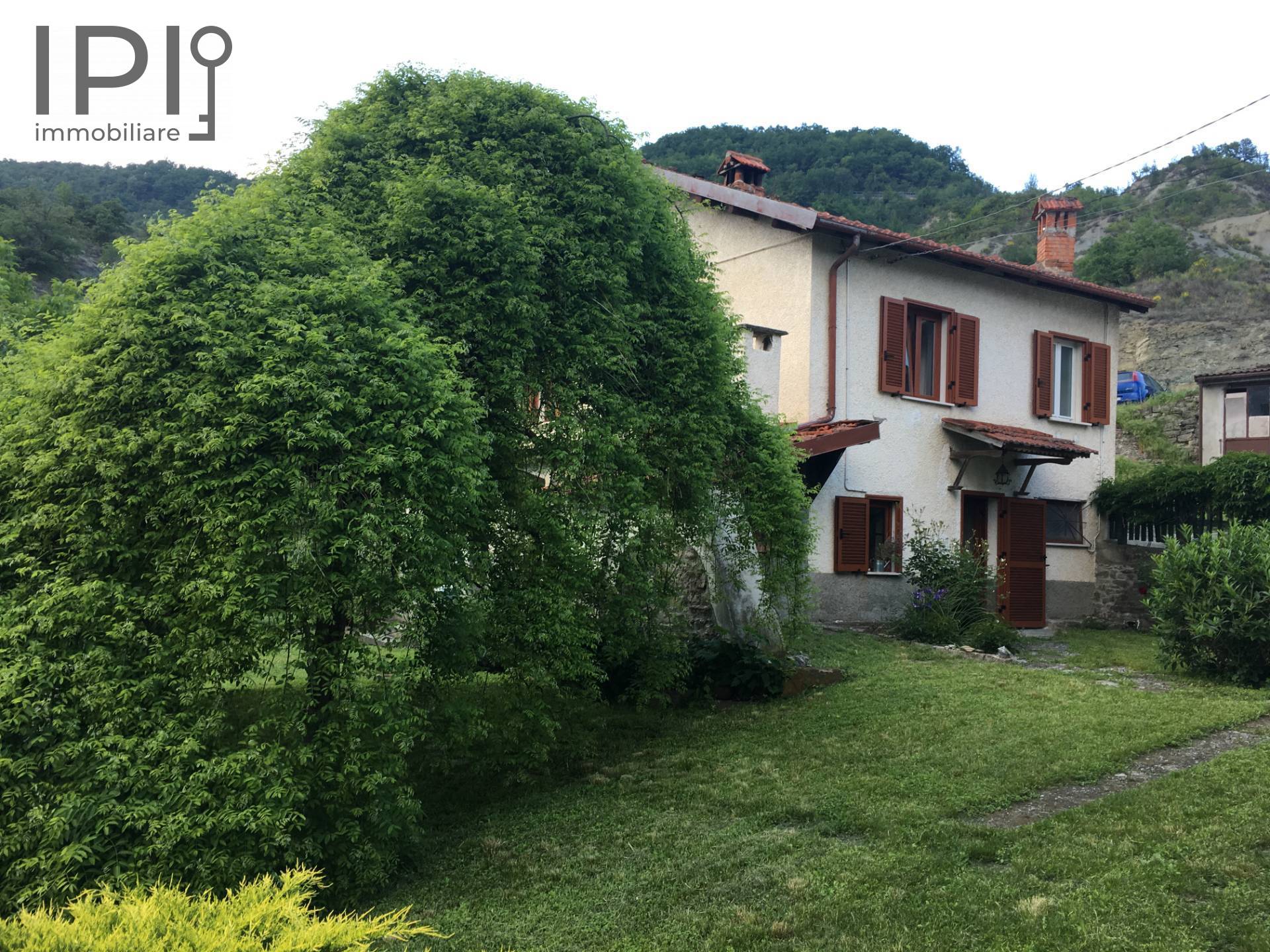 Villa con terrazzo a Spigno Monferrato