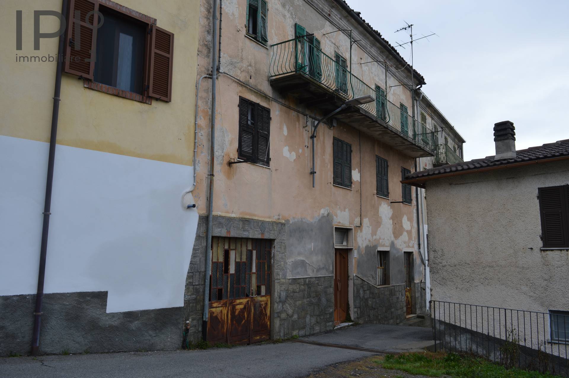 Casa indipendente da ristrutturare, Roccavignale strada