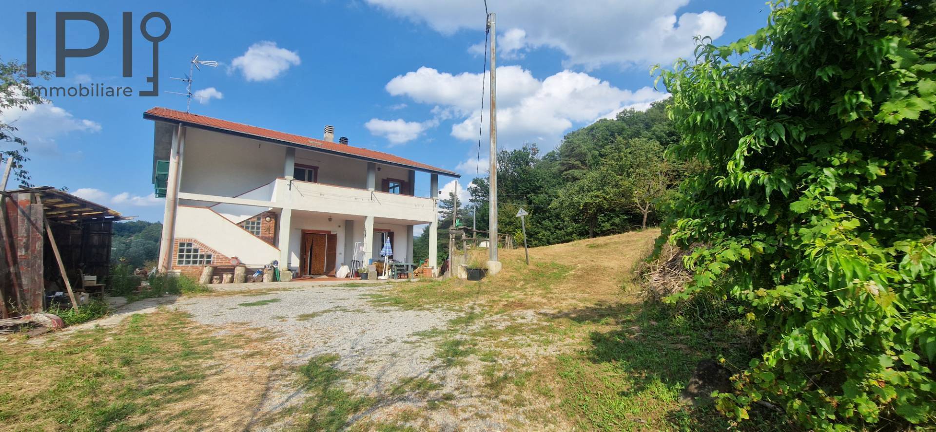 Casa indipendente con terrazzo a Cairo Montenotte