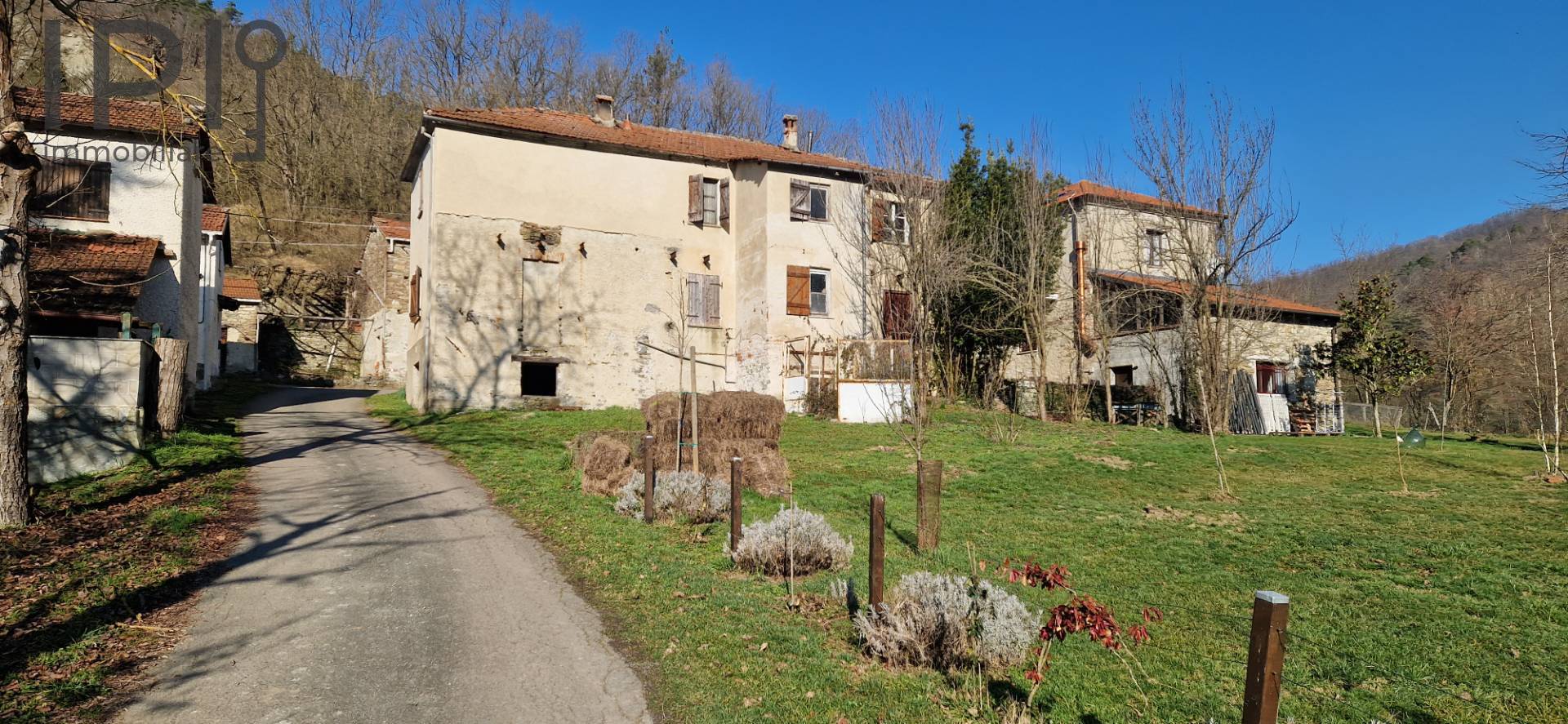 Casa Rustica in vendita a Piana Crixia, Porri