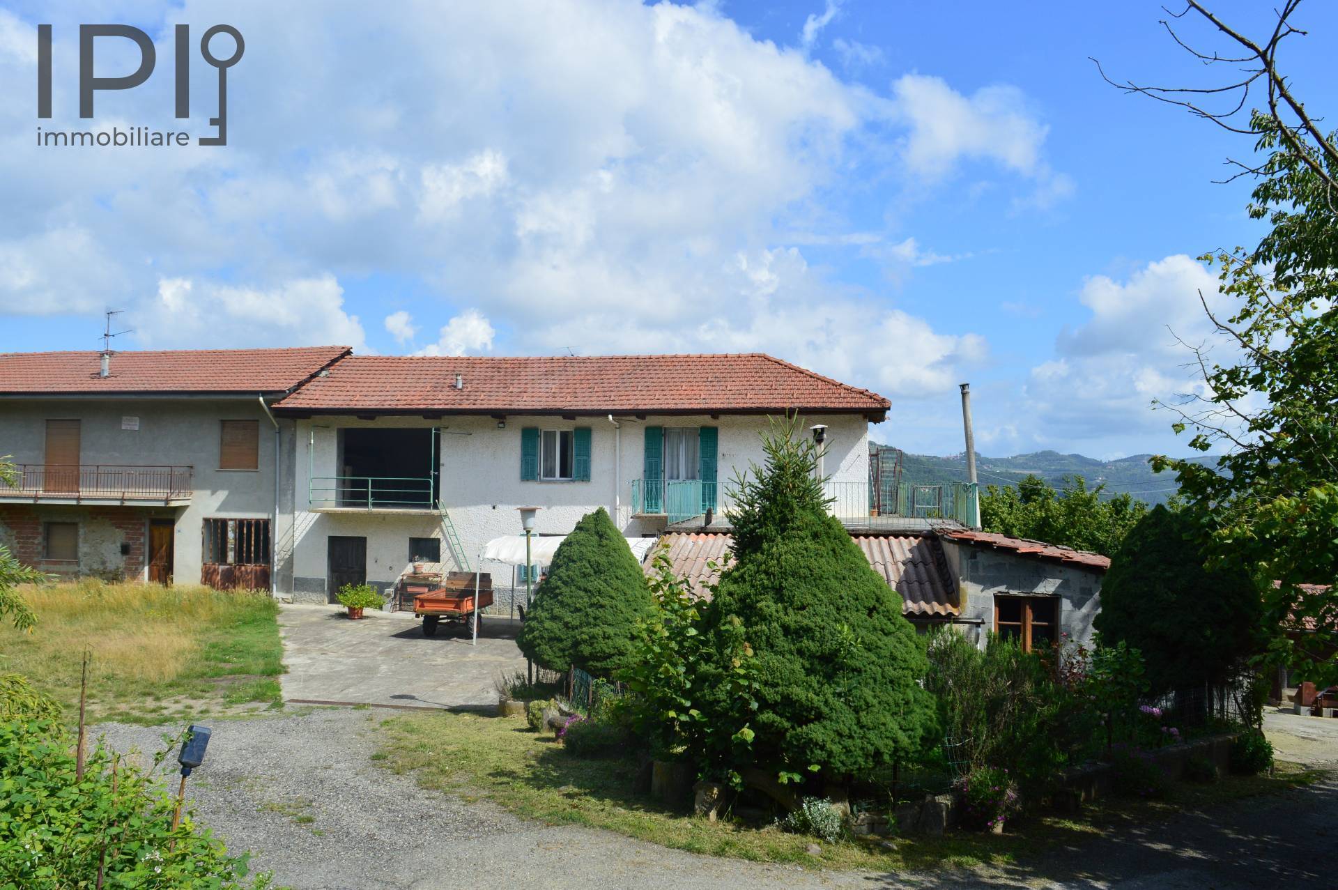 Cascinale / Podere - Semindipendente in vendita a Cortemilia
