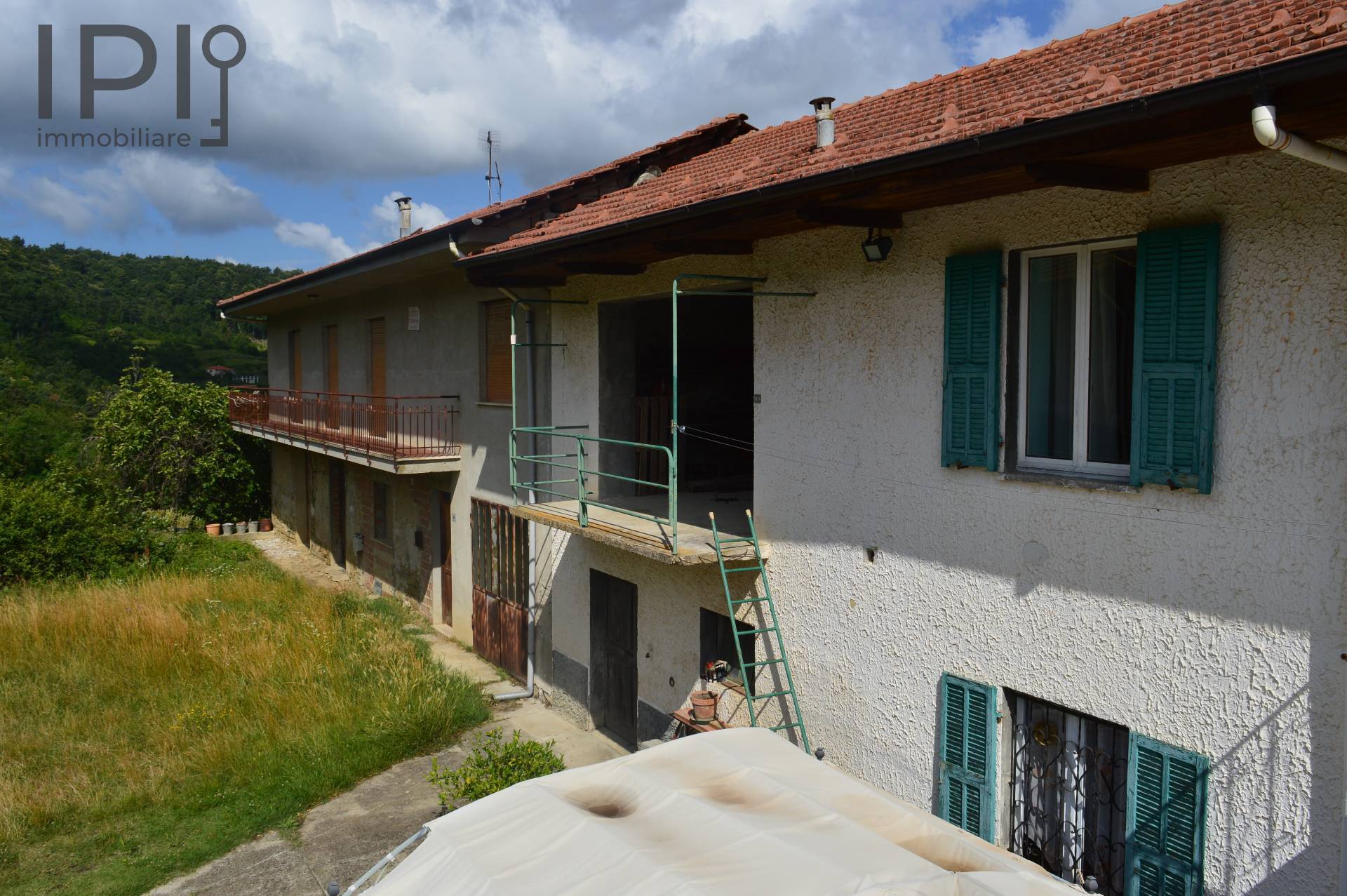 Cascinale / Podere - Semindipendente in vendita a Cortemilia