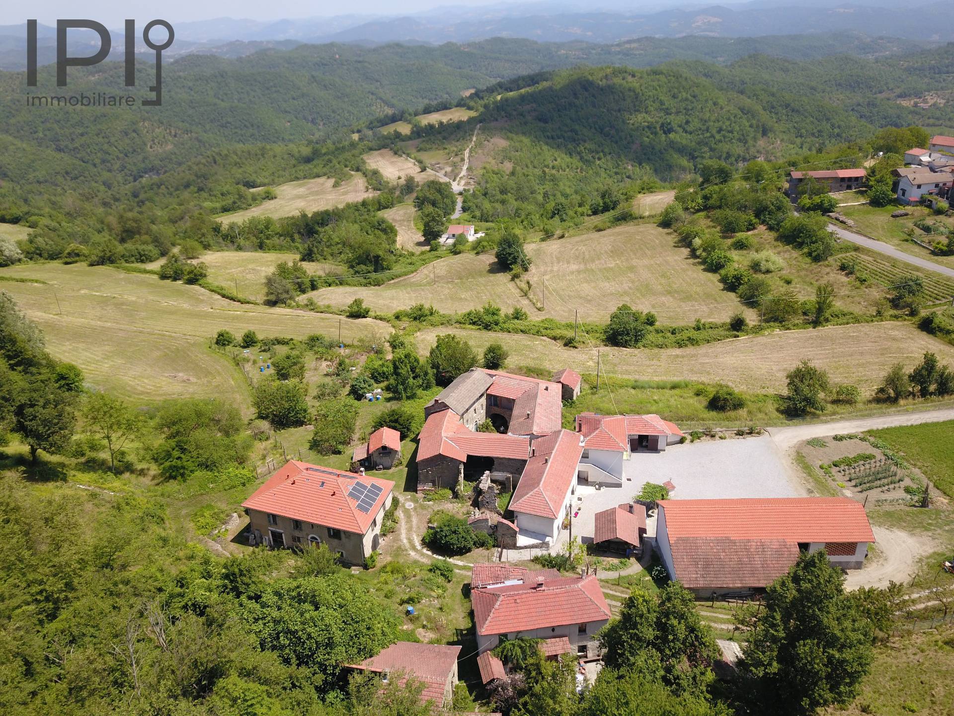 Cascinale / Podere in vendita a Dego, Noceto