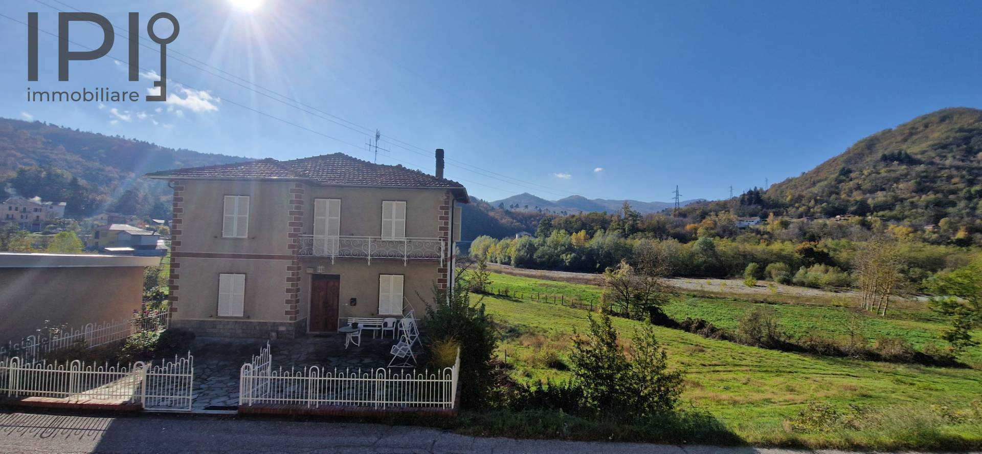 Villa / Villetta in vendita a Millesimo, Acquafredda