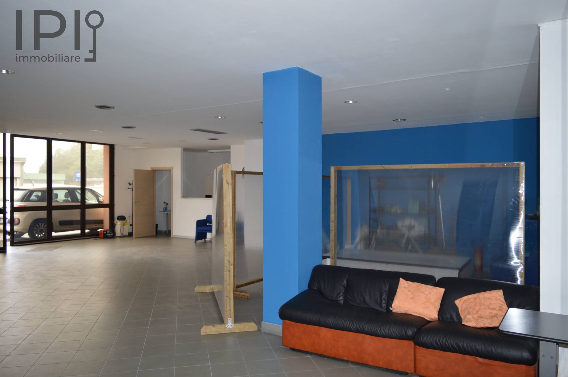 Locale Commerciale / Negozio in affitto a Cairo Montenotte