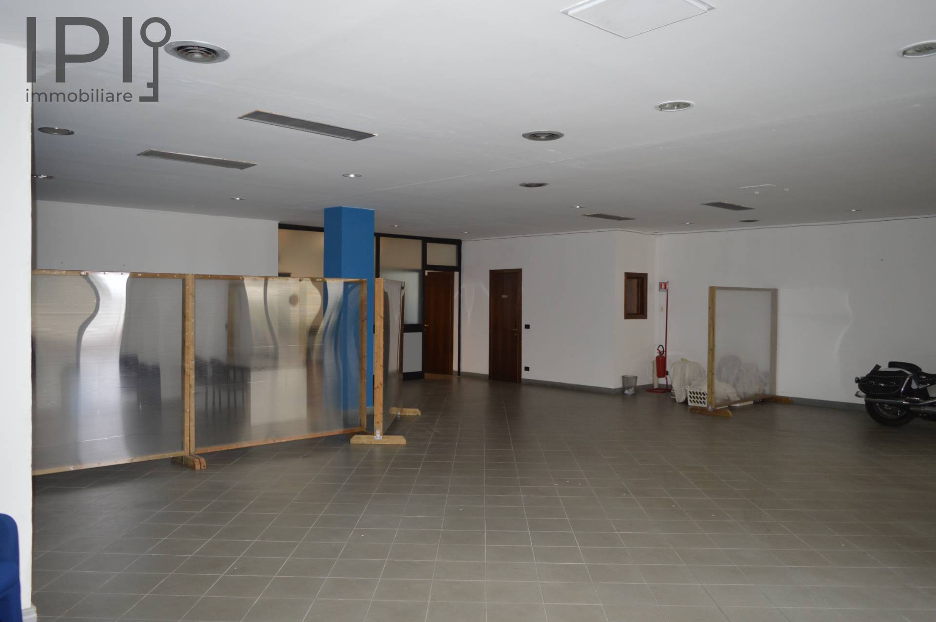 Locale Commerciale / Negozio in affitto a Cairo Montenotte