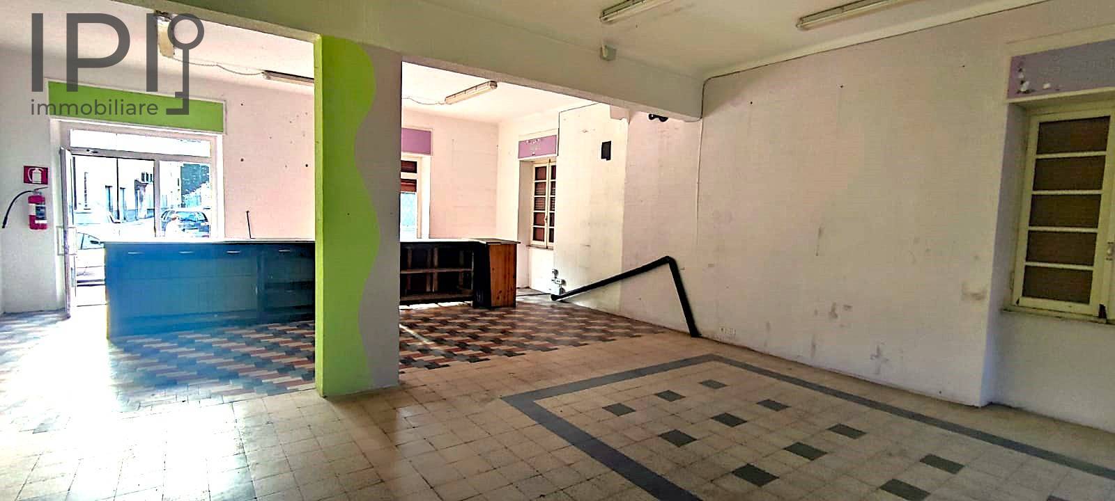 Locale Commerciale / Negozio in vendita a Carcare