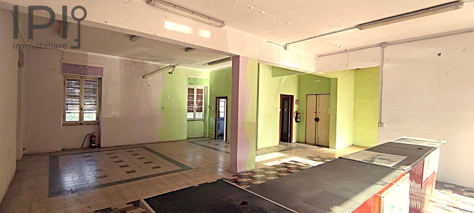 Locale Commerciale / Negozio in vendita a Carcare