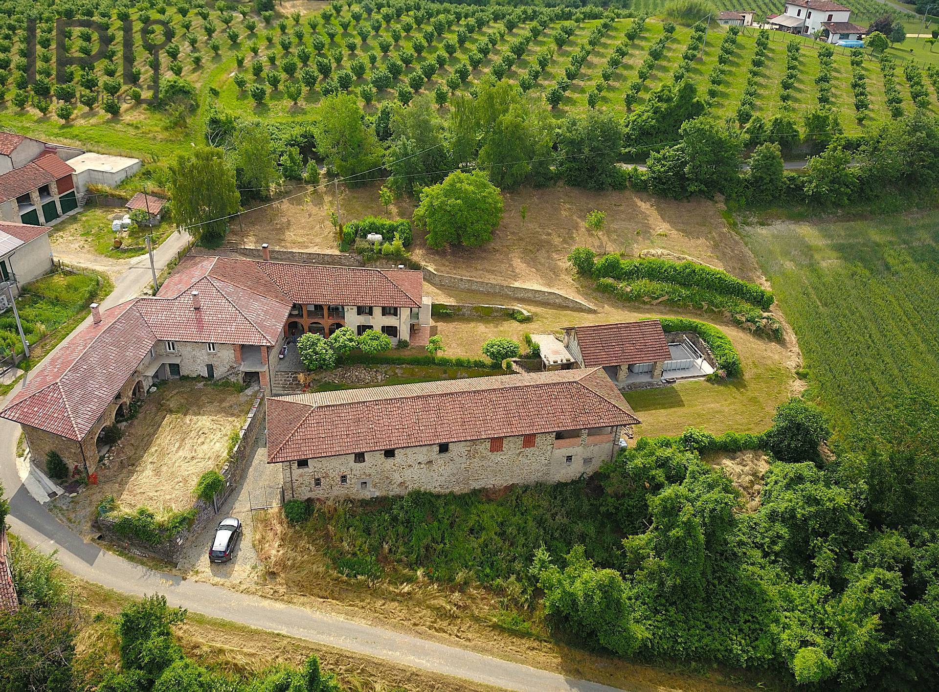 Cascinale / Podere in vendita a Cessole