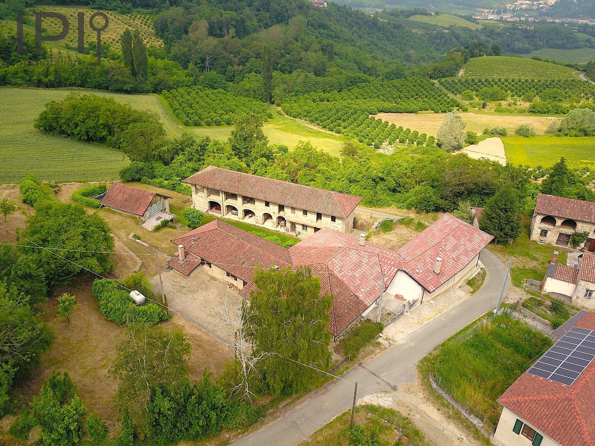 Cascinale / Podere in vendita a Cessole