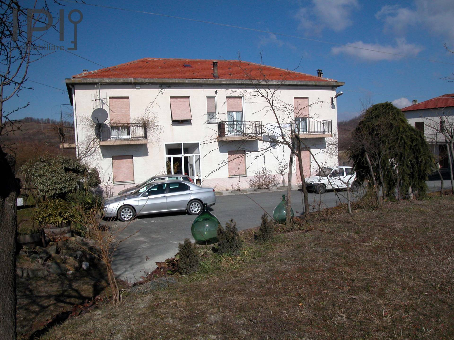 Cascinale / Podere in vendita a Pareto