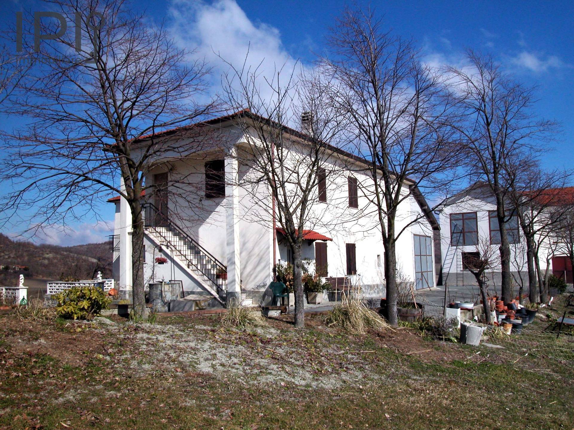 Cascinale / Podere in vendita a Pareto