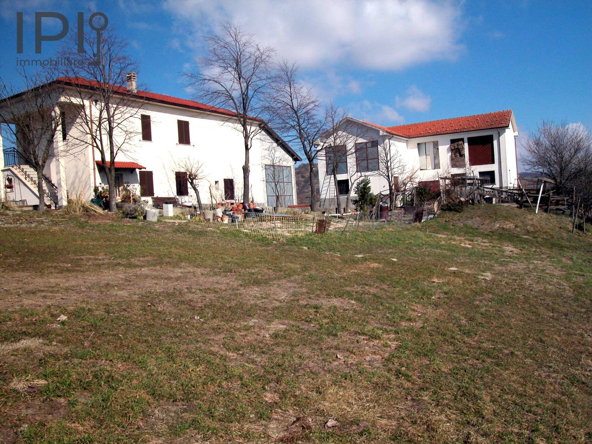 Cascinale / Podere in vendita a Pareto