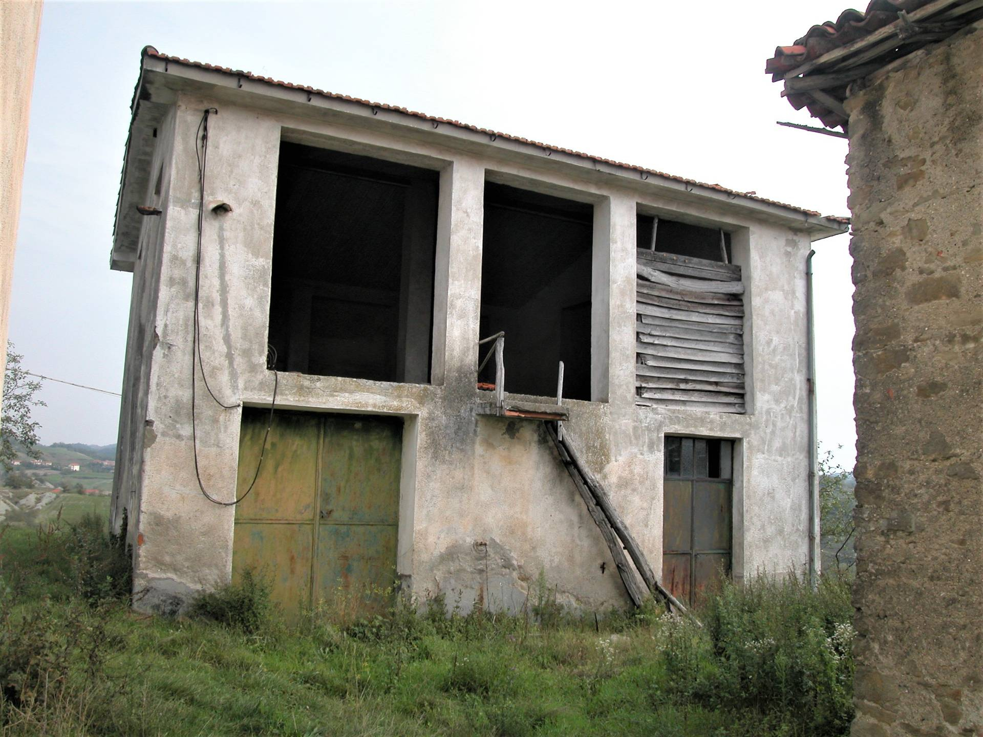 Cascinale / Podere in vendita a Pareto
