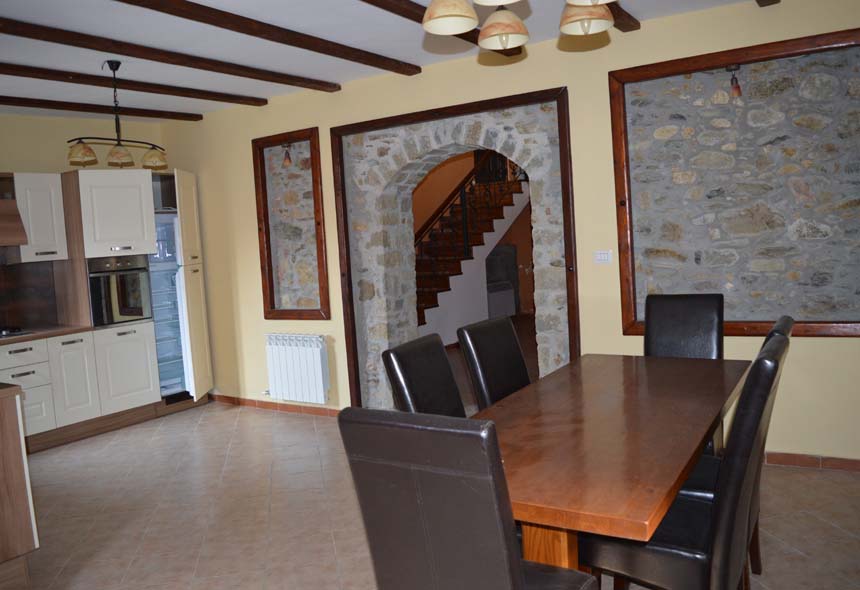 Villa / Villetta in vendita a Giusvalla