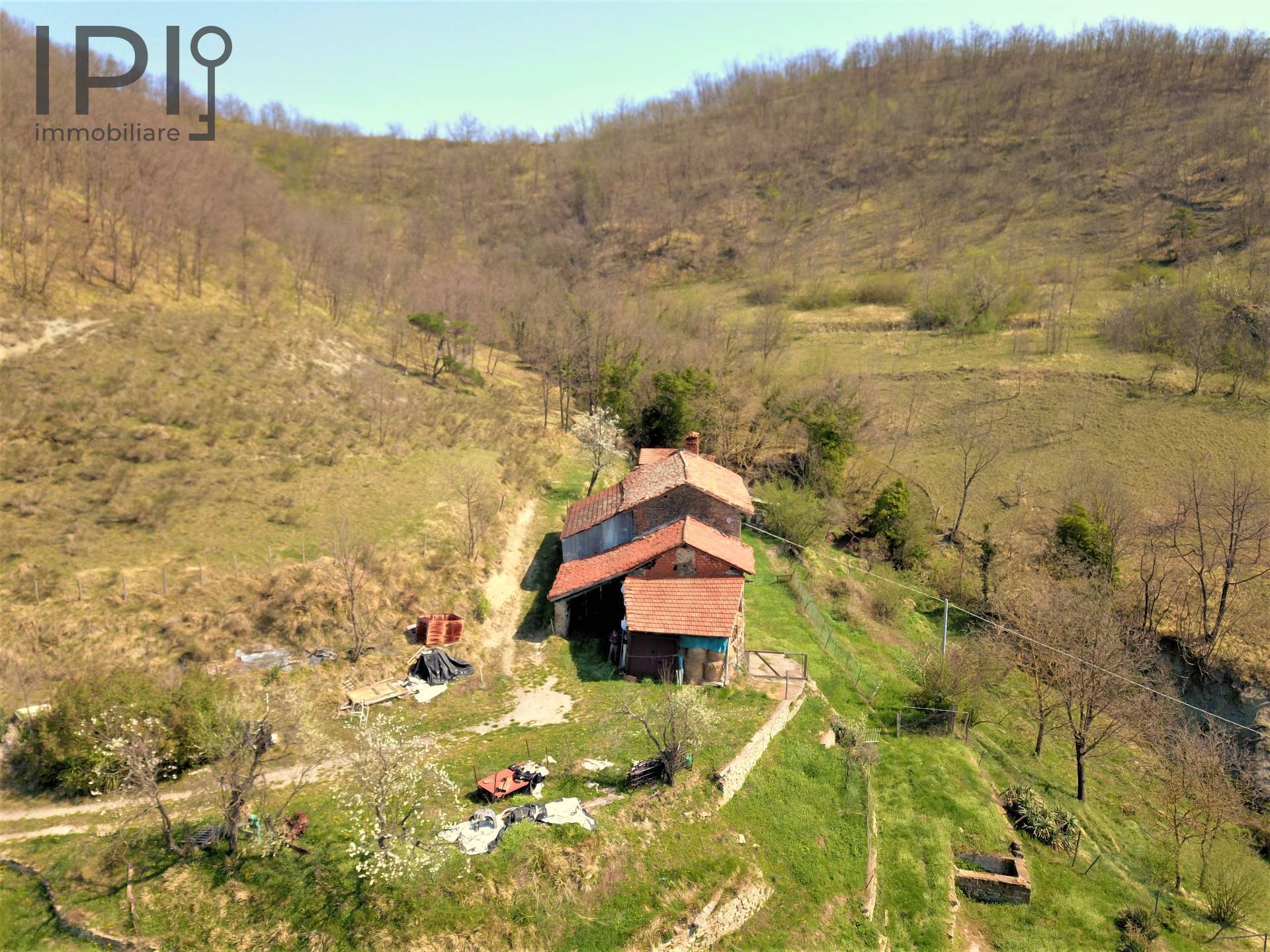 Cascinale / Podere in vendita a Cairo Montenotte