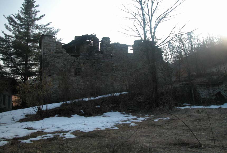 Casa Rustica in vendita a Mombarcaro