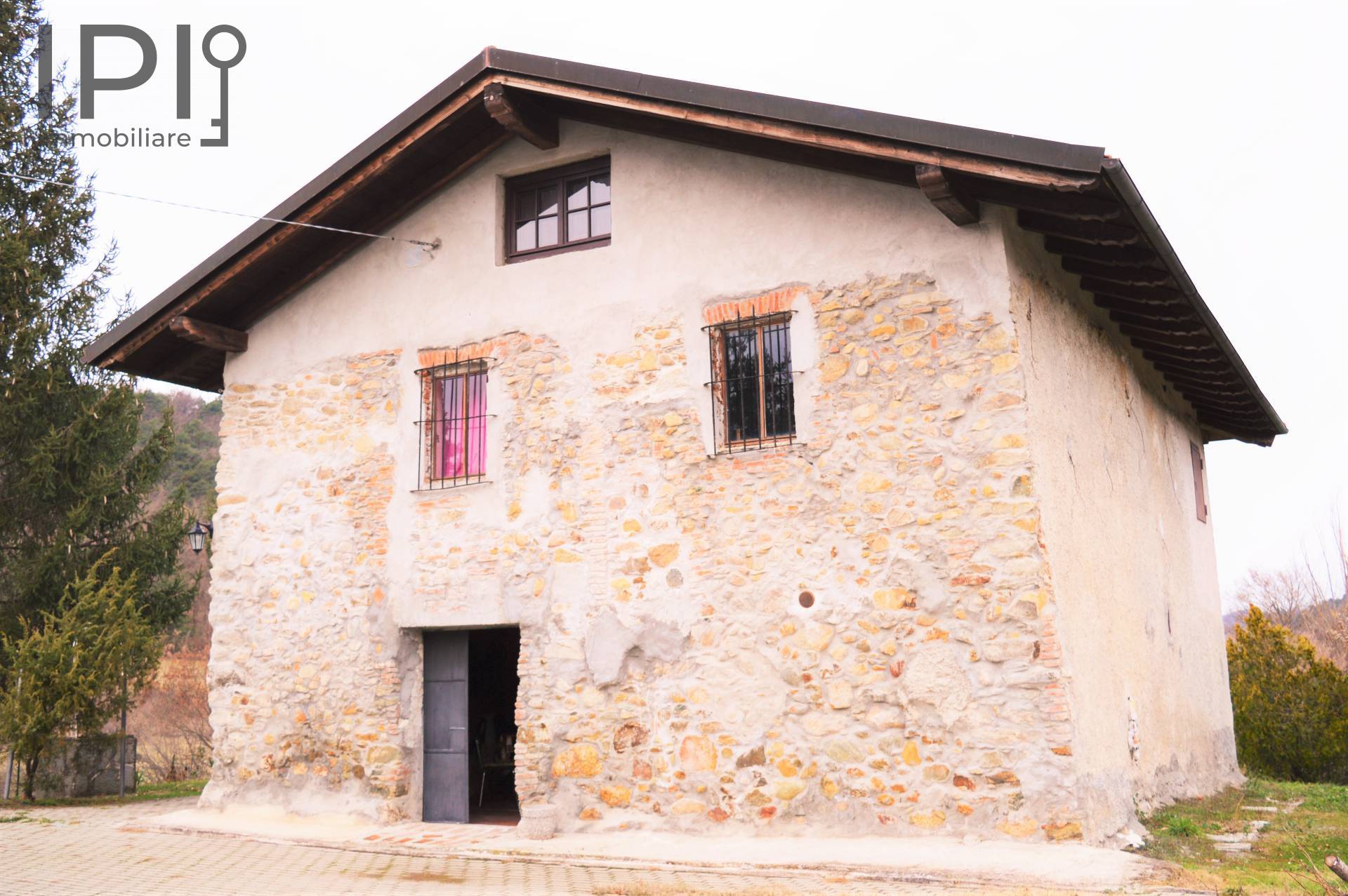 Cascinale / Podere in vendita a Dego, Porri di Dego