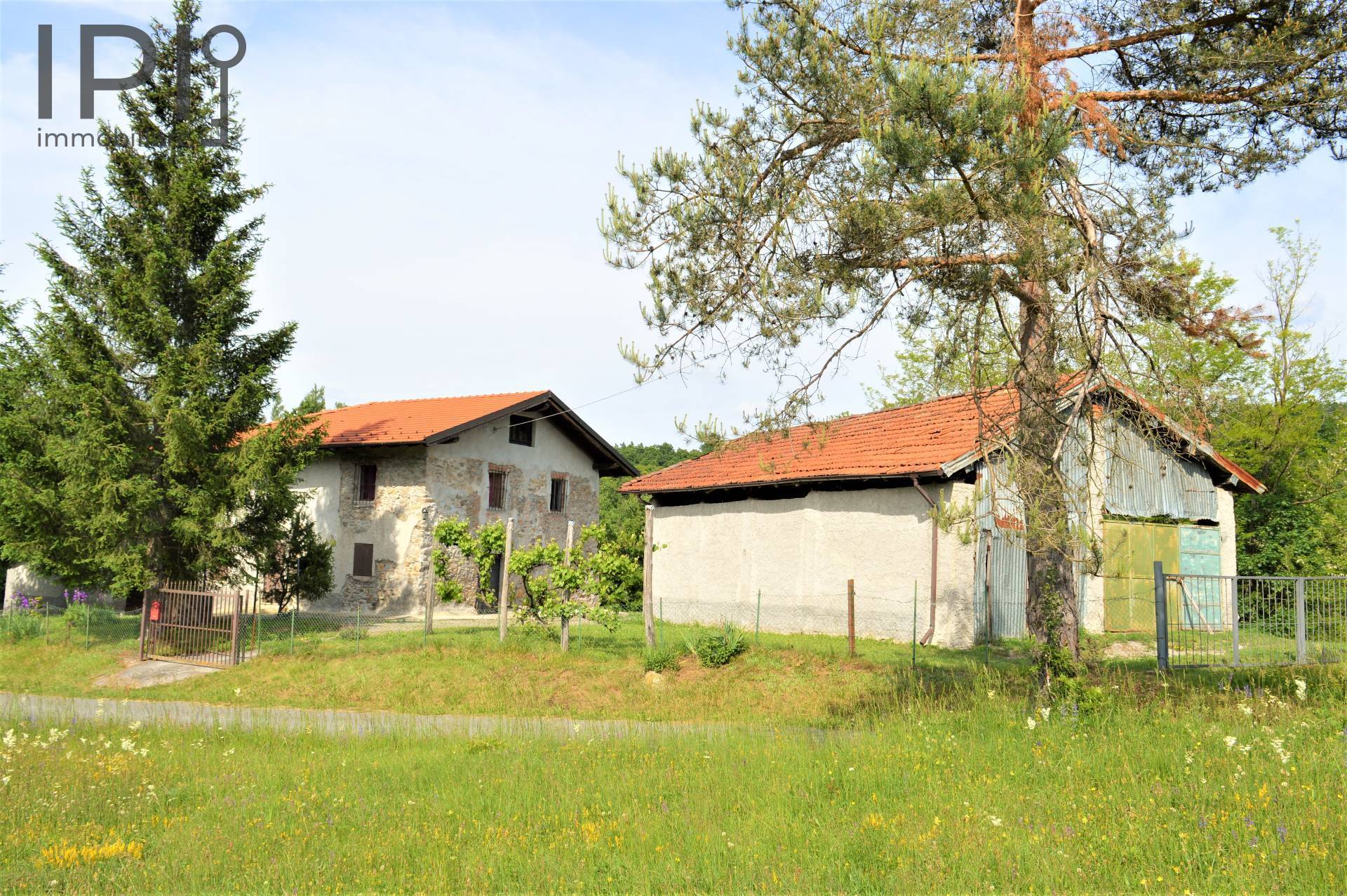 Cascinale / Podere in vendita a Dego, Porri di Dego