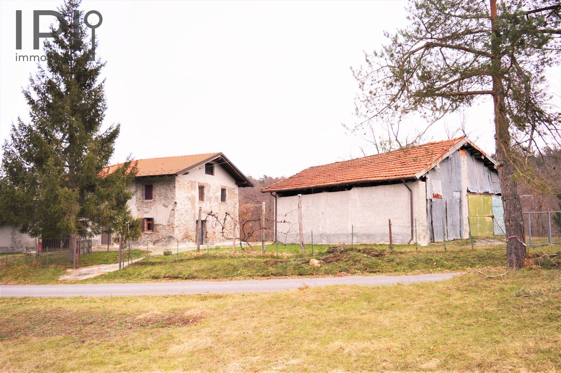 Cascinale / Podere in vendita a Dego, Porri di Dego