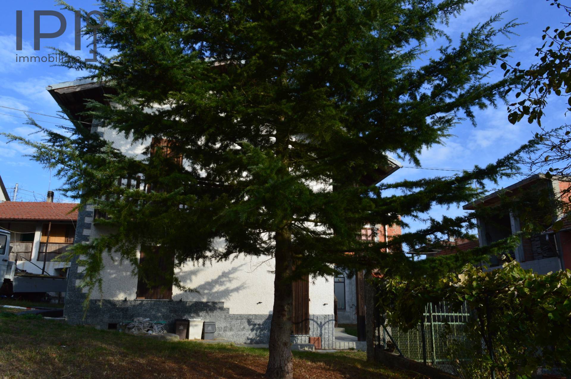 Casa in vendita a Piana Crixia, Villa