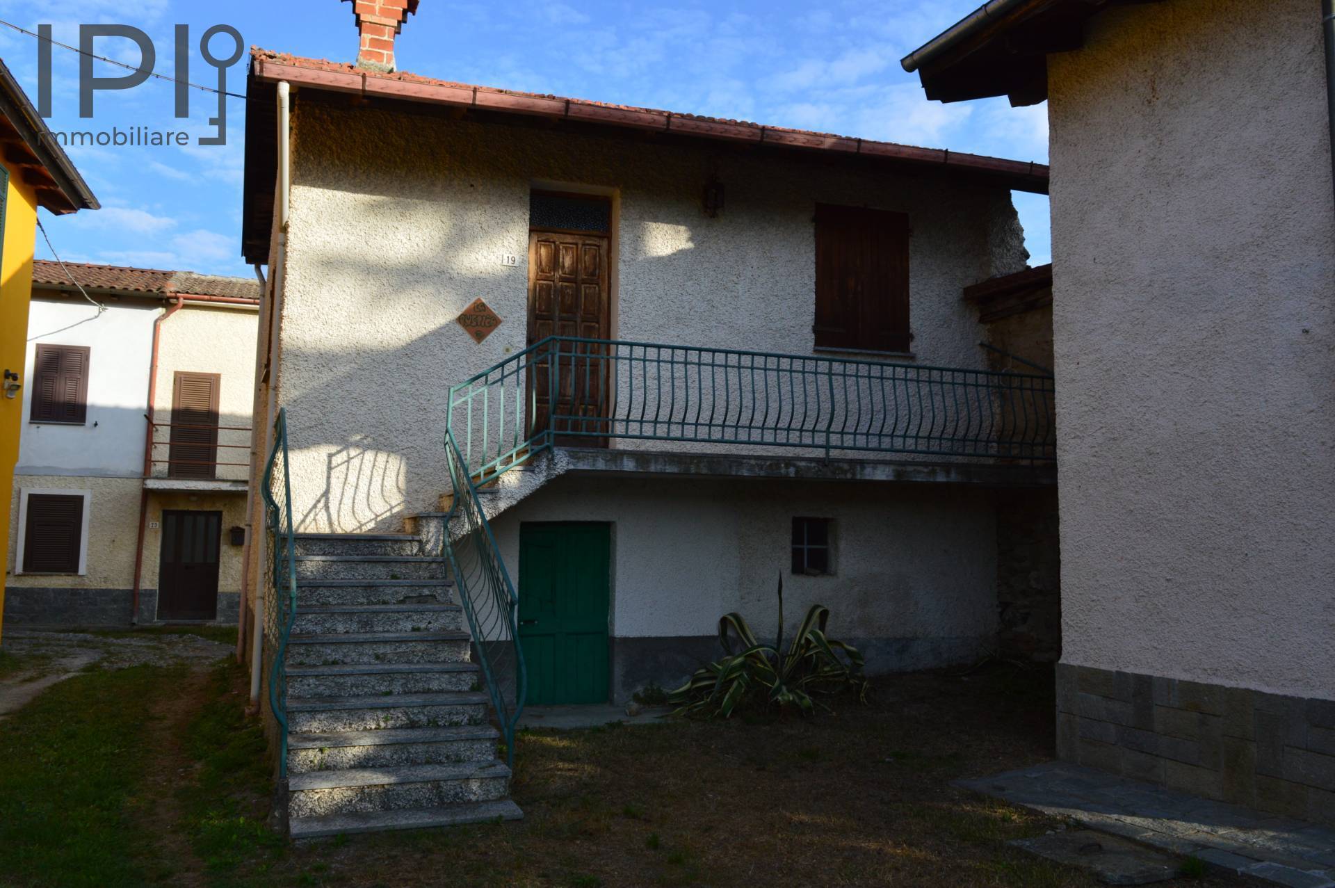 Casa in vendita a Piana Crixia, Villa