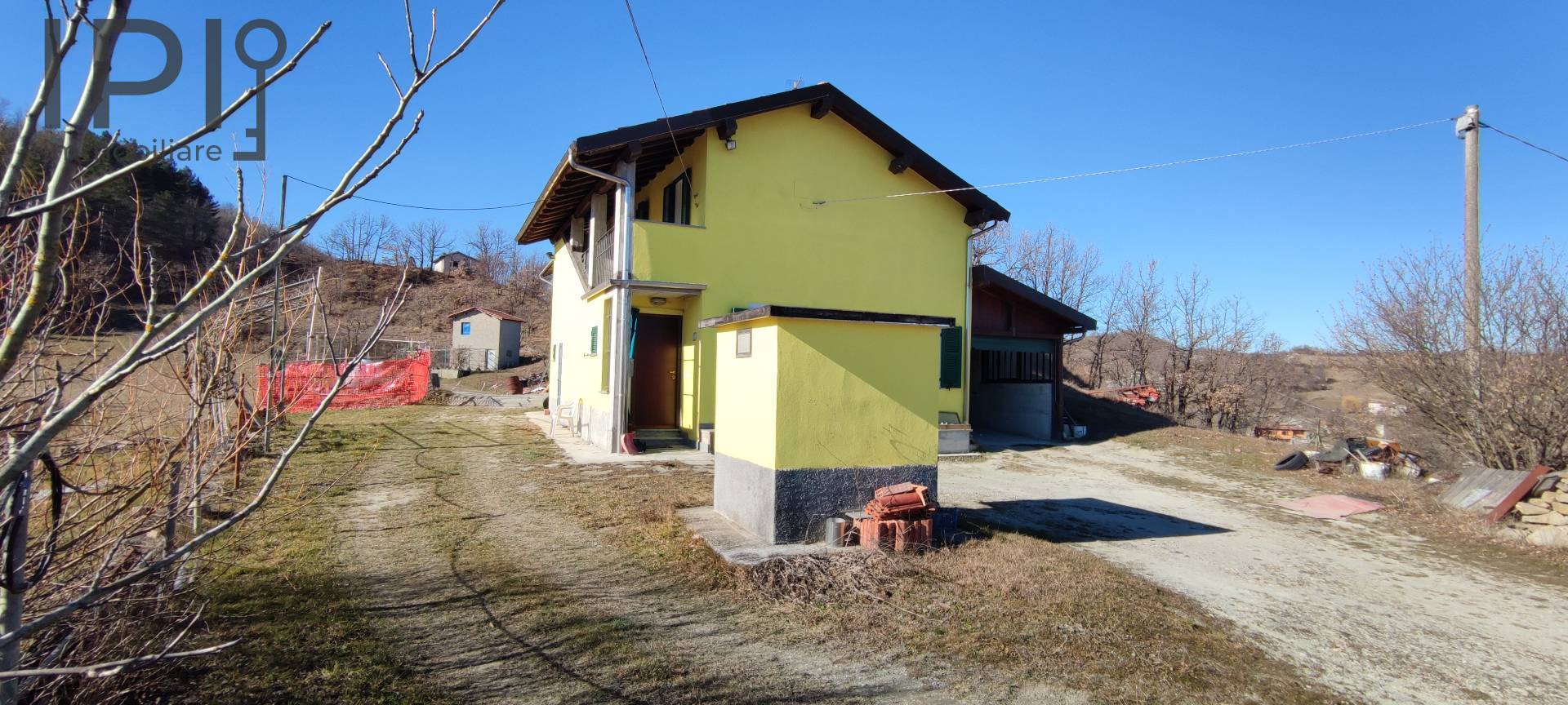 Cascinale / Podere in vendita a Dego