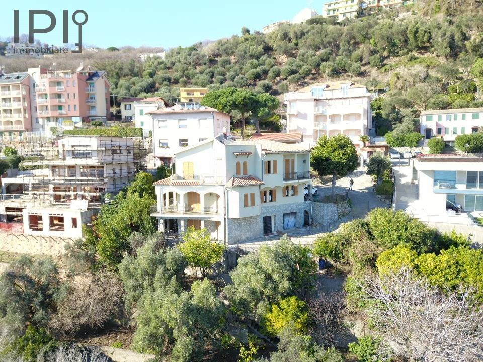 Villa / Villetta in vendita a Bergeggi
