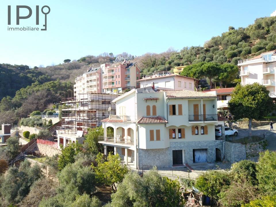 Villa / Villetta in vendita a Bergeggi