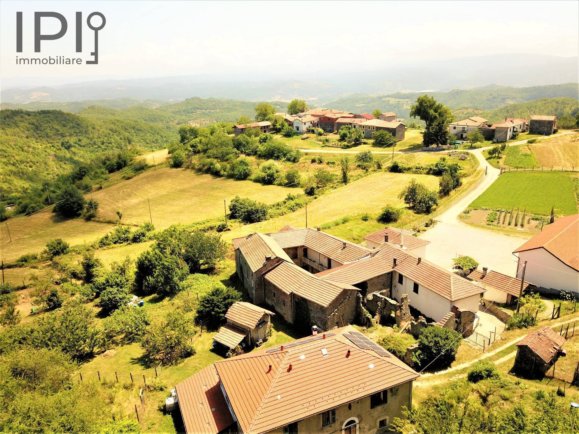 Cascinale / Podere in vendita a Dego, Noceto