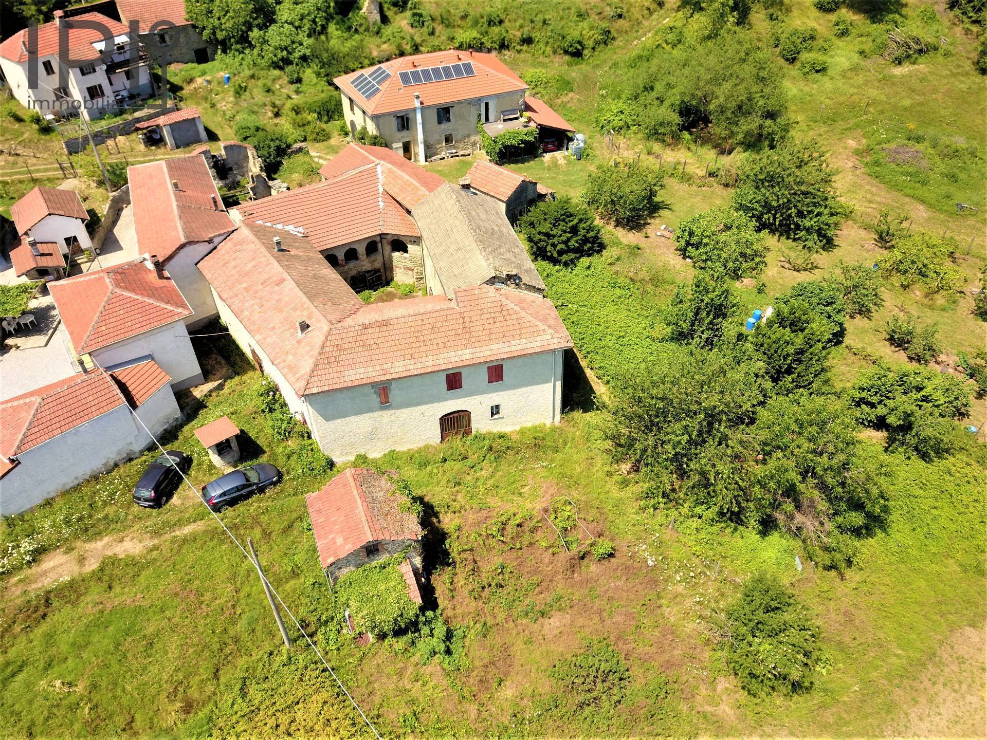 Cascinale / Podere in vendita a Dego, Noceto