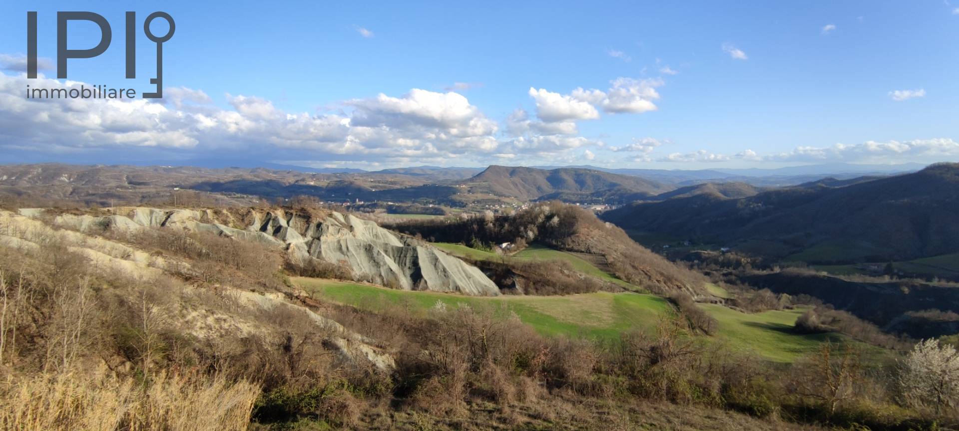 Cascinale / Podere in vendita a Mombaldone