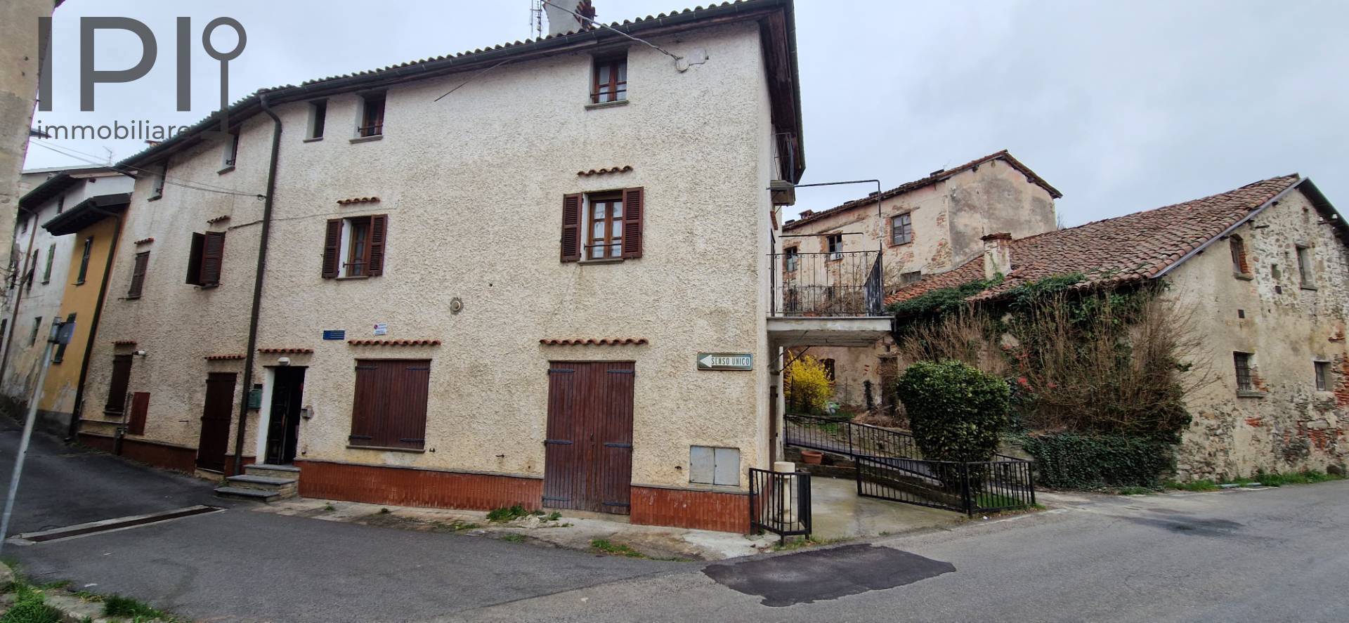 Casa - Semindipendente in vendita a Cairo Montenotte, Rocchetta