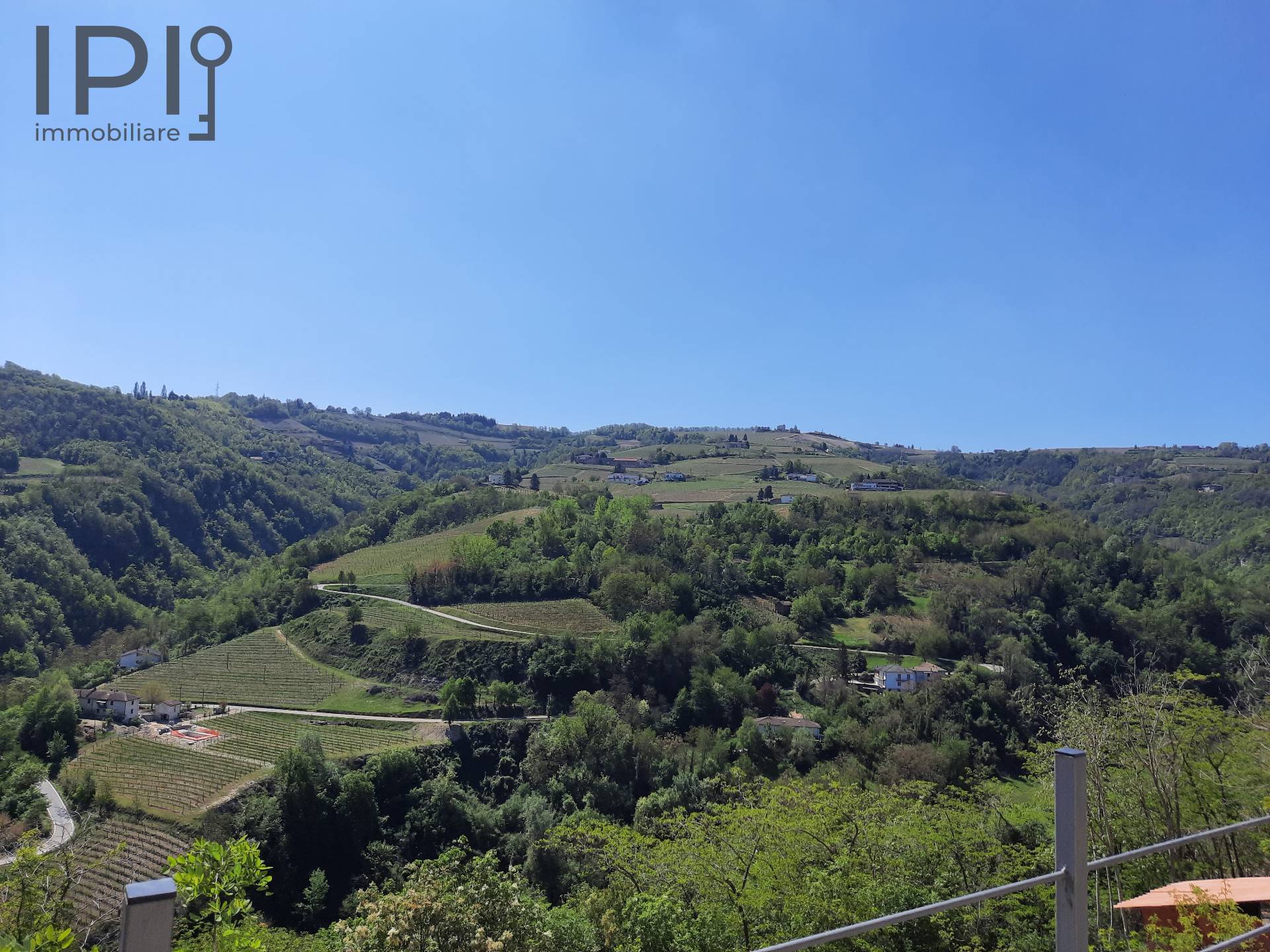 Villa / Villetta in vendita a Canelli